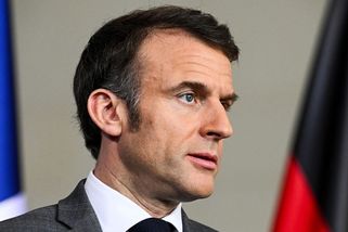 Macron: Francouzská armáda možná bude muset vést pozemní operace na Ukrajině - Novinky